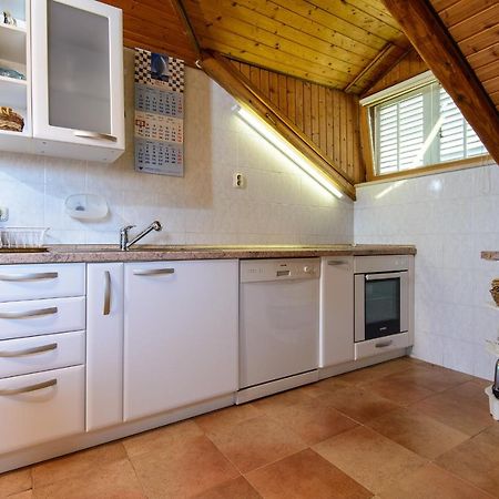Impeccable 3-Bed Apartment In Ντουμπρόβνικ Εξωτερικό φωτογραφία
