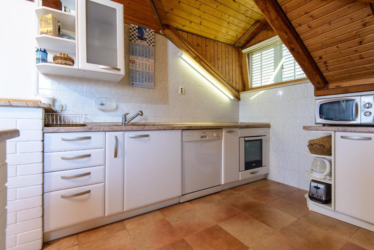 Impeccable 3-Bed Apartment In Ντουμπρόβνικ Εξωτερικό φωτογραφία